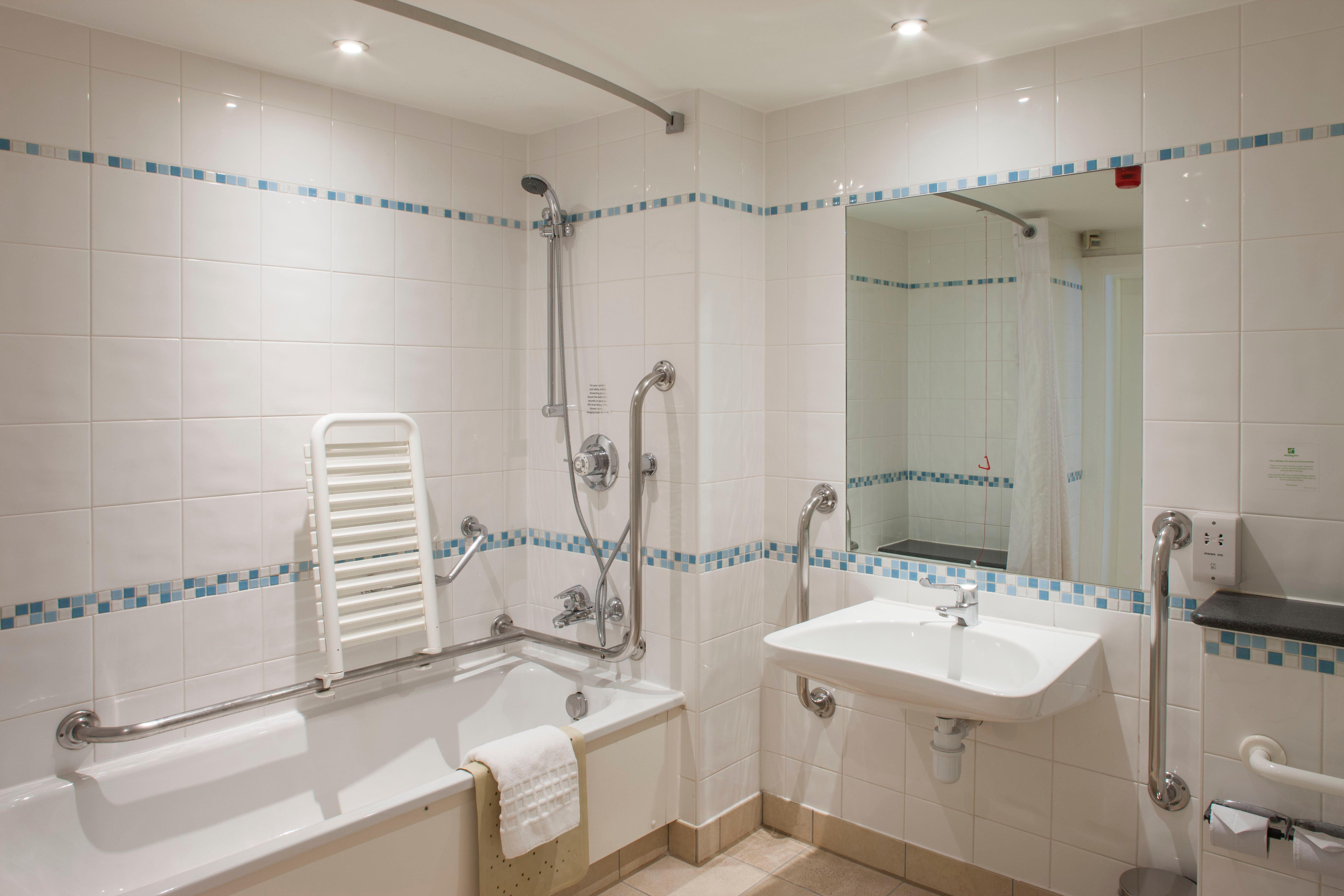 Hotel Stoke On Trent M6 Jct15 By Ihg 4*